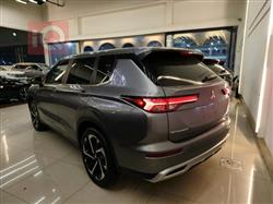 ميتسوبيشي اوتلاندر